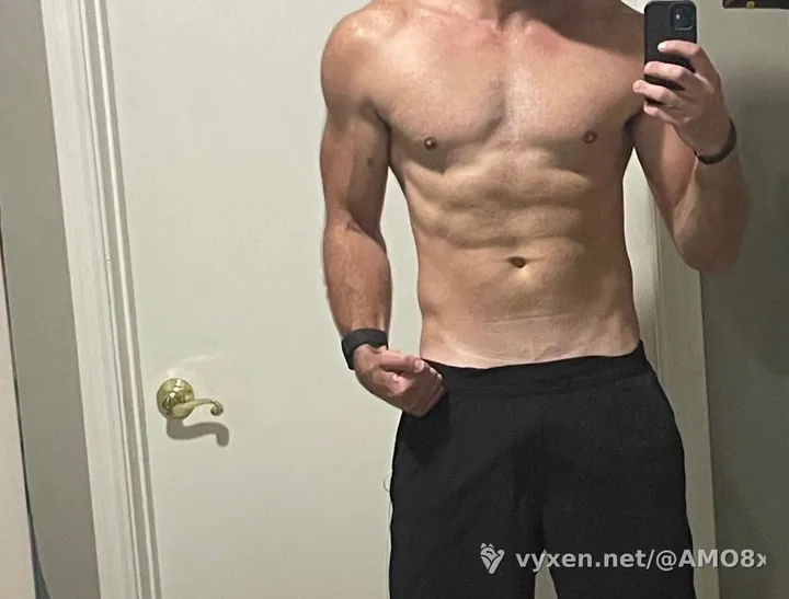 Who wants to play today? Dm me im bored as shit and want to show off my cock