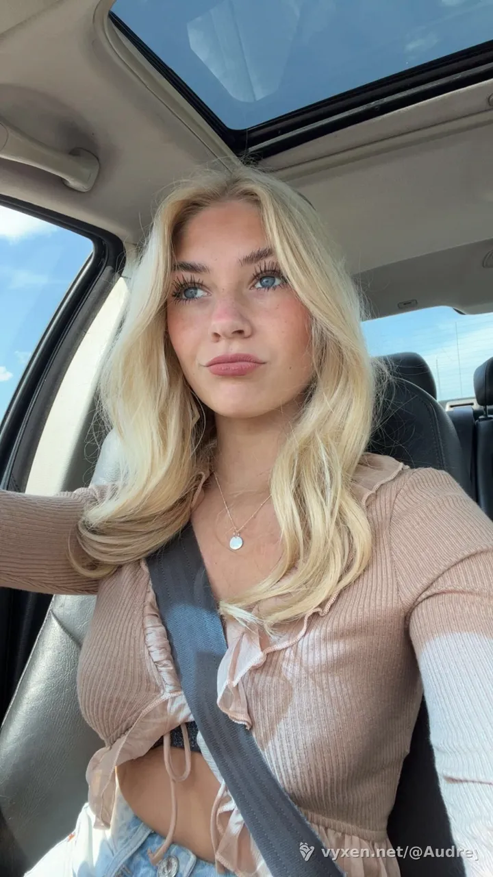Car selfies always hit different in good lighting. Happy to be here on Vyxen! What’s everyone up to today?