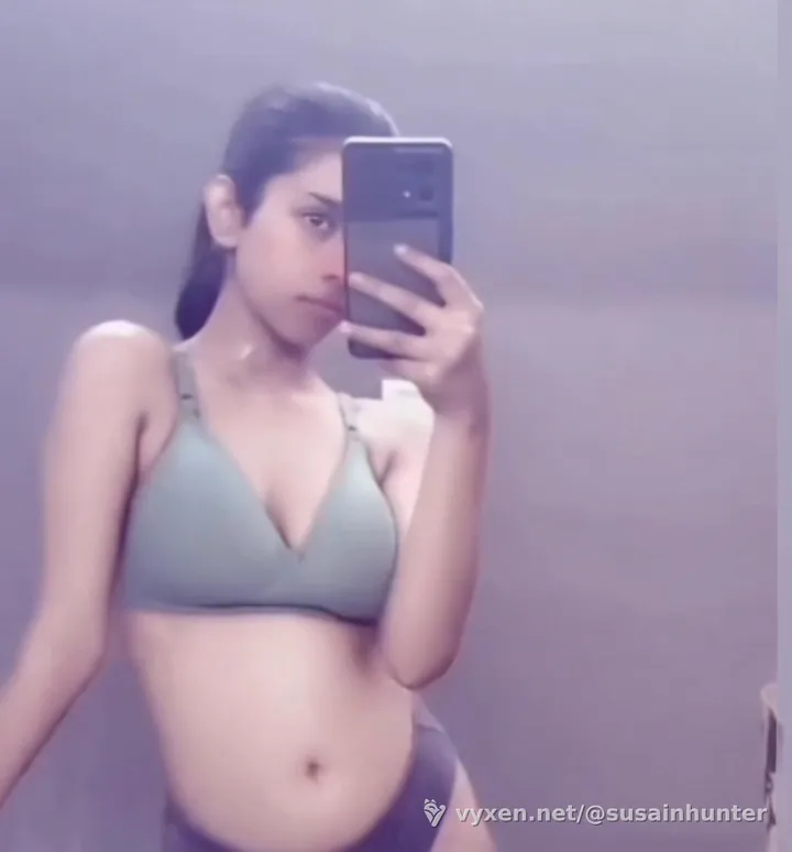 hot slim indian girl found on insta 🤤🔥 (image 4 of 4)