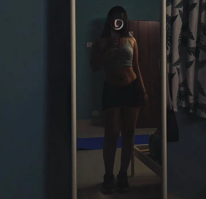 5’1 and I weigh 105. How would you manhandle me? (image 2 of 5)