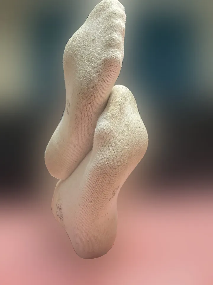relapse for censors and socks <3 (image 2 of 4)