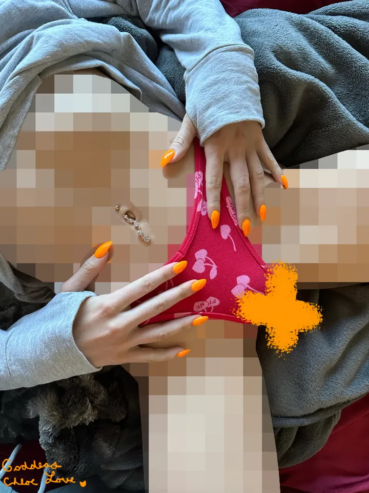 Orange means happiness, but for you that ALWAYS includes pixels 🟠 (image 1 of 5)