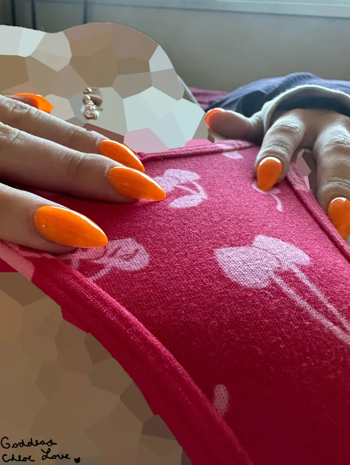 Orange means happiness, but for you that ALWAYS includes pixels 🟠 (image 2 of 5)