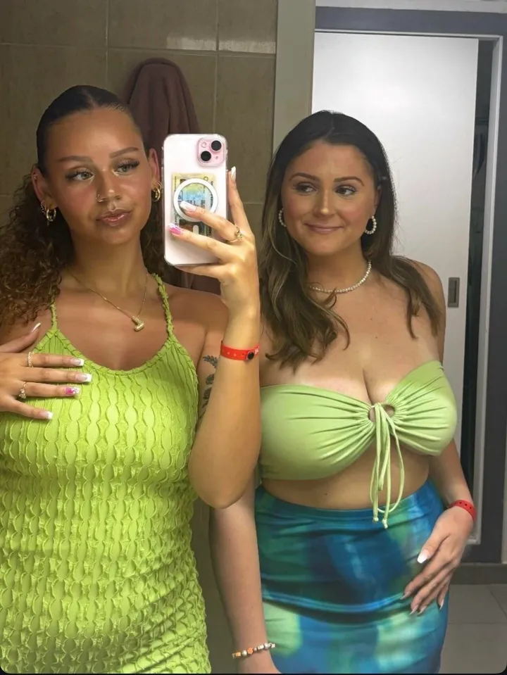 Brunette with big tits (image 2 of 6)