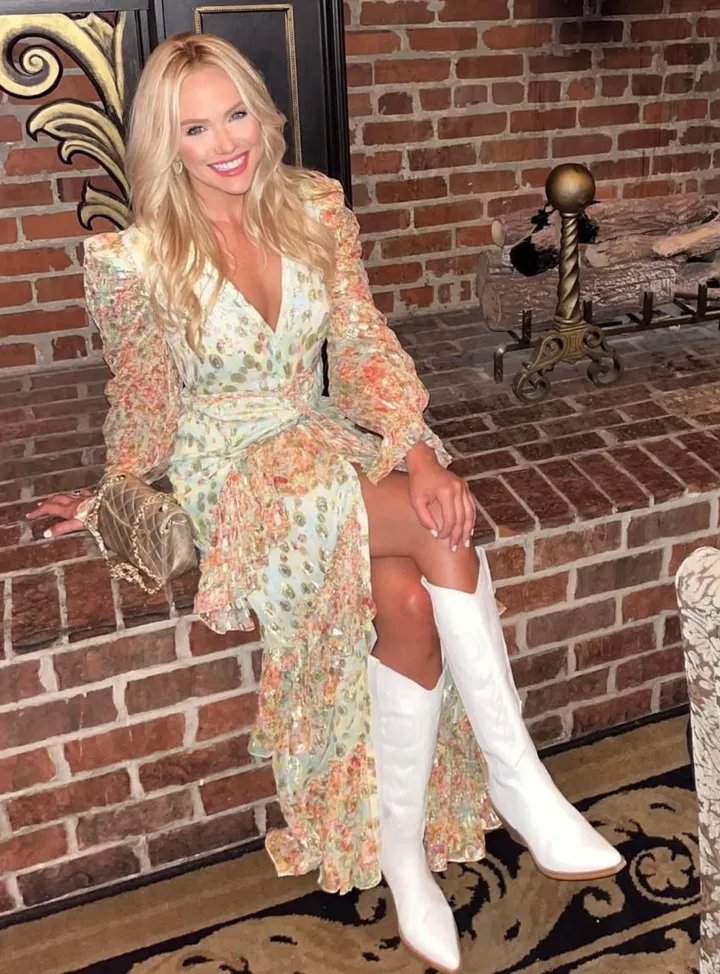 Which outfit? (image 5 of 5)