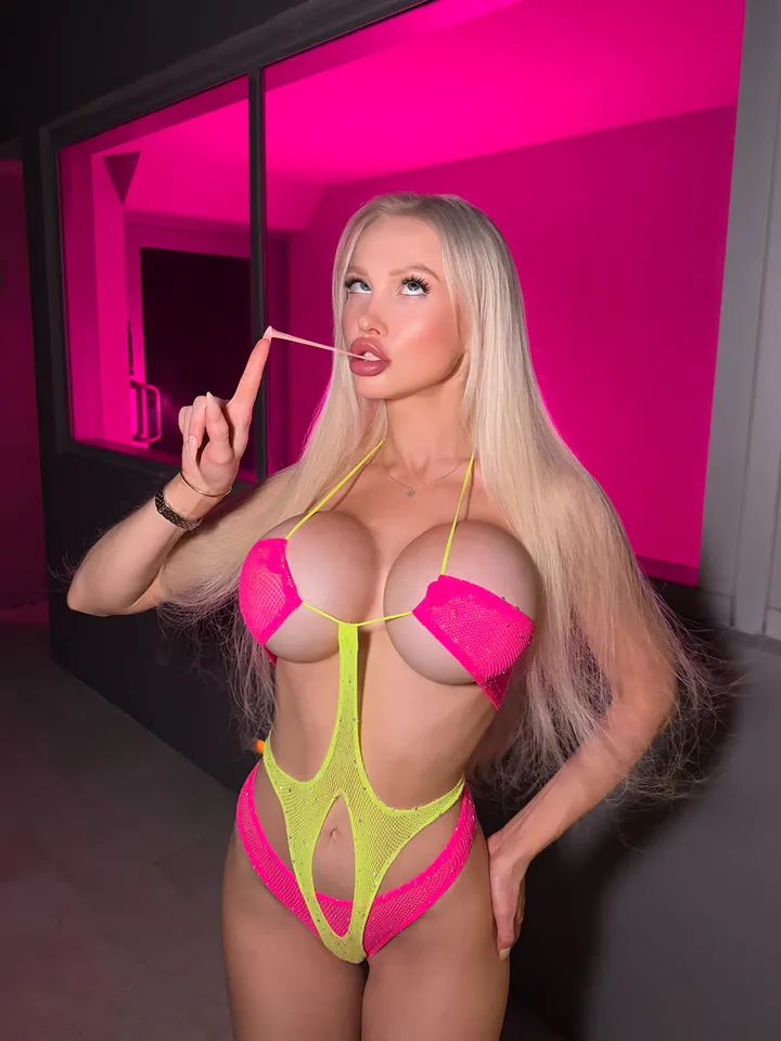Serious bimbo vs silly bimbo (image 2 of 2)