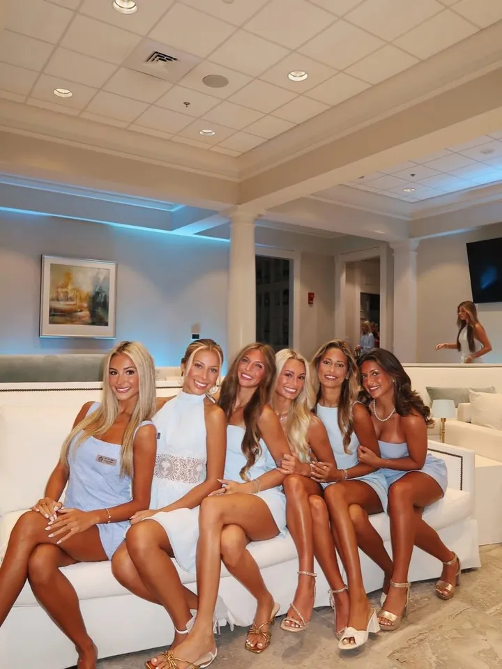 Sextuple sorority (image 2 of 2)