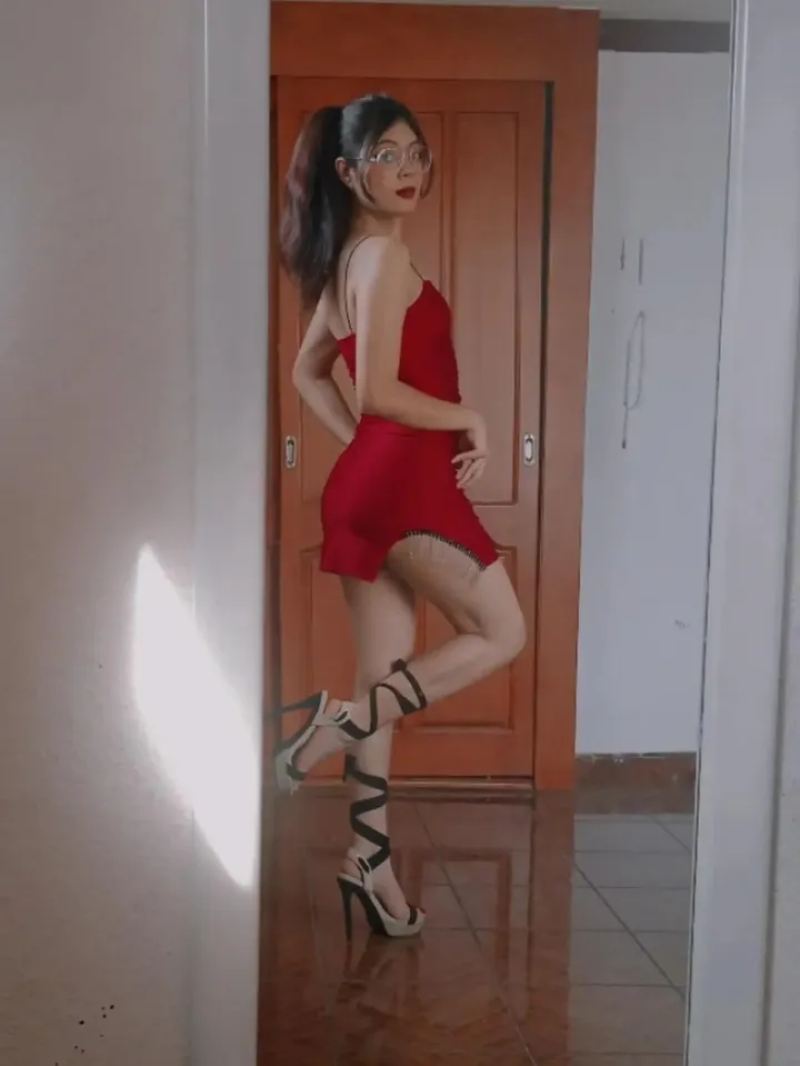 Red (image 2 of 4)