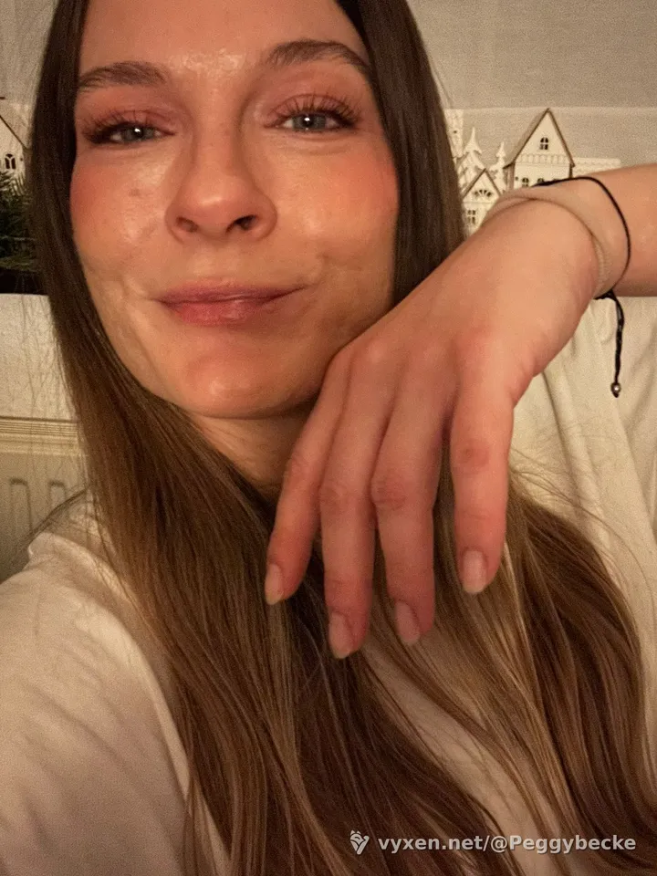 Peggy fucking (image 2 of 2)