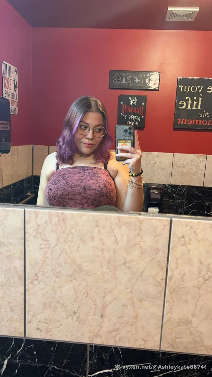 Looking for a loyal sissy slut (image 1 of 2)