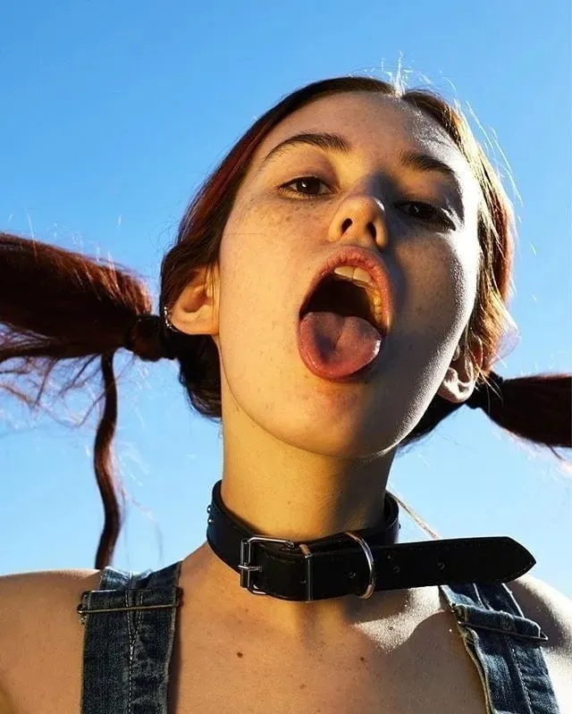 love her collar <3